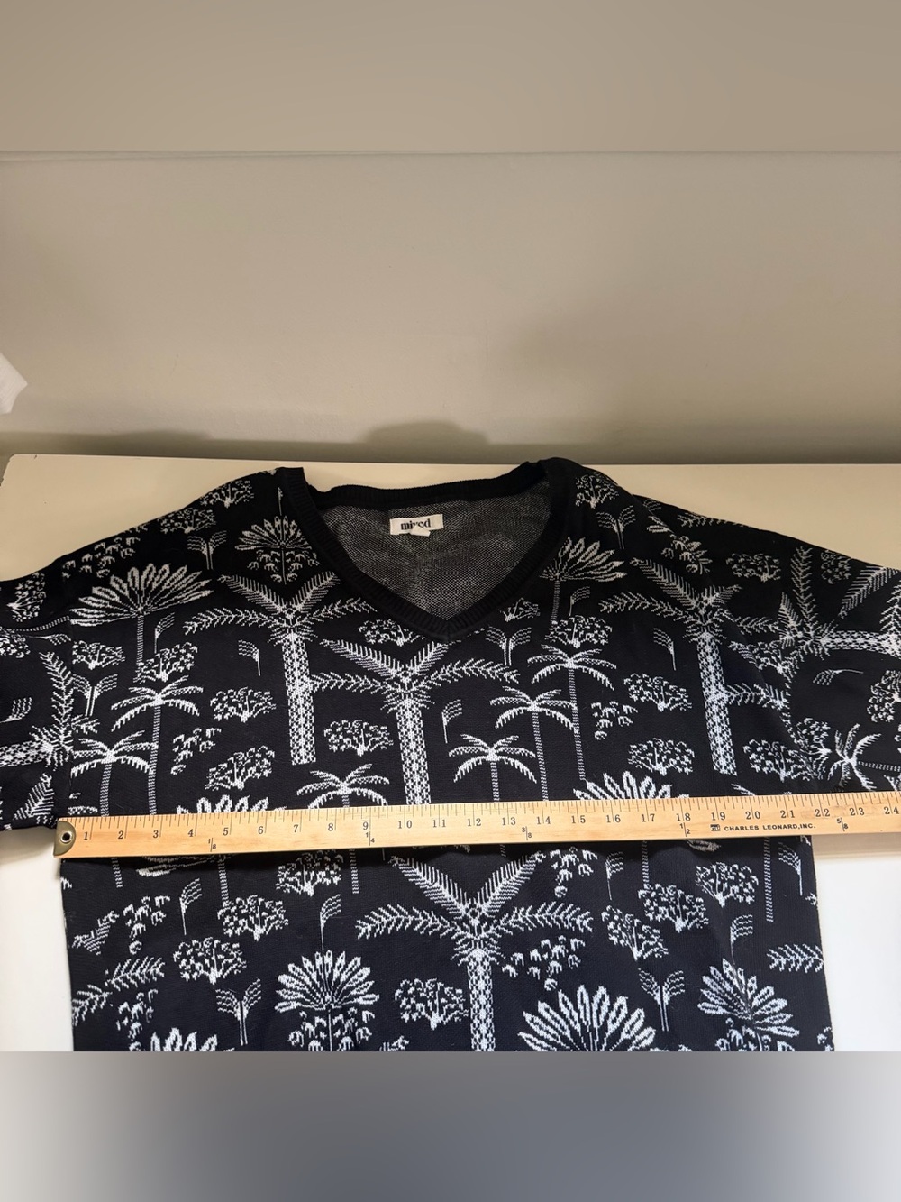 Mixed by Nasrin V-Neck Sweater Paloma Palm Black Cotton White Size Medium Resort - Picture 6 of 7
